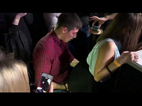 ❤️ Sex real într-un club de noapte rusesc. O rusoaică de 18 ani în anus și vagin futută într-un club de noapte ❤️  at porn ro.xxxifuck.ru ❤
